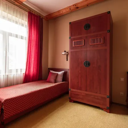 Letuchiy Gollandets Hotel *