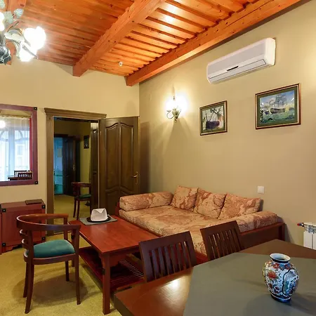 Hotel Letuchiy Gollandets *