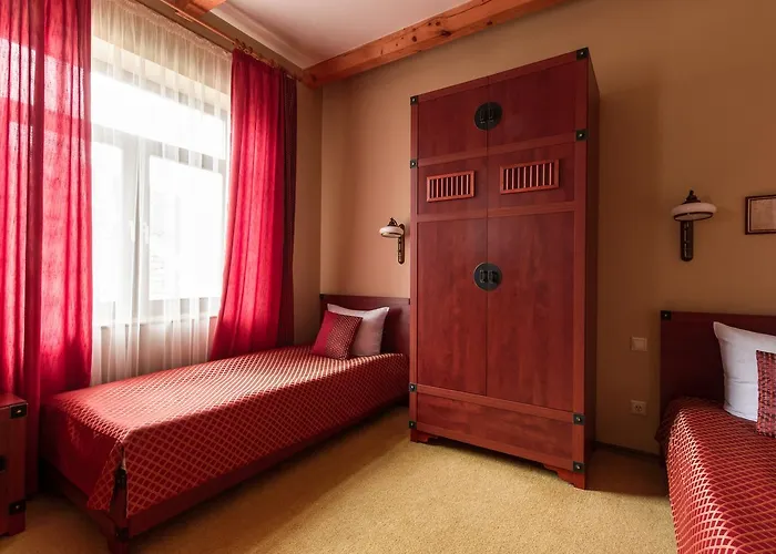 Letuchiy Gollandets Otel *