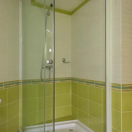 Letuchiy Gollandets Szálloda *