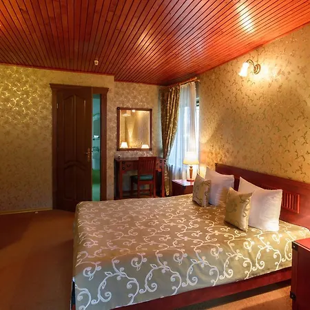 Letuchiy Gollandets Hotel *