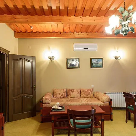 Letuchiy Gollandets Hotel *