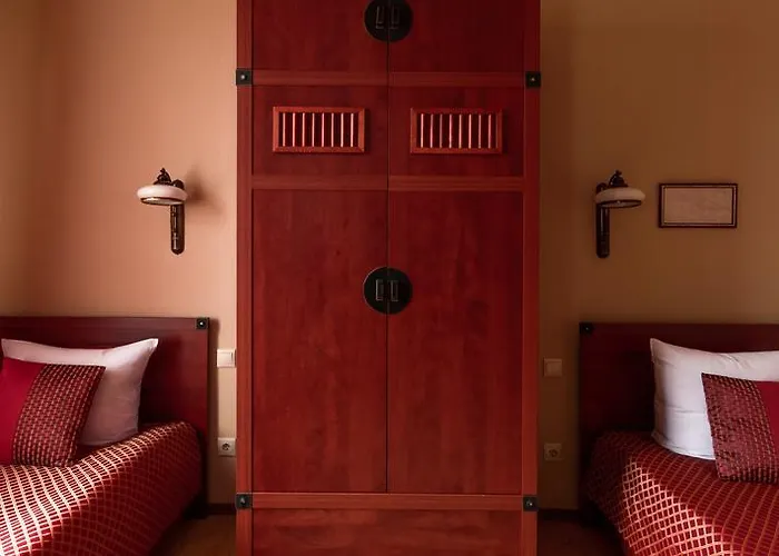 Letuchiy Gollandets Hotel