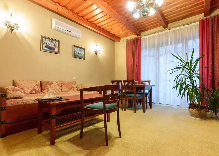 Hotel Letuchiy Gollandets *